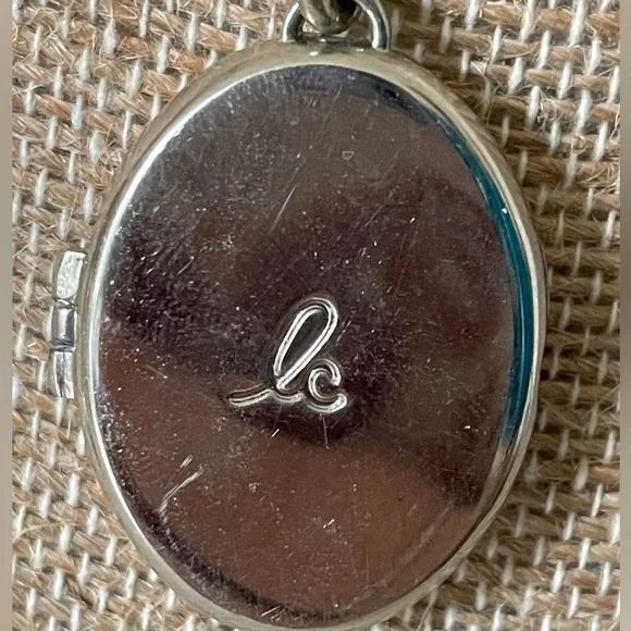 Vintage Liz Claiborne Locket Necklace - Picture 3 of 3